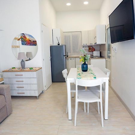 Theos Holidays Apartments جيارديني ناكسوس المظهر الخارجي الصورة