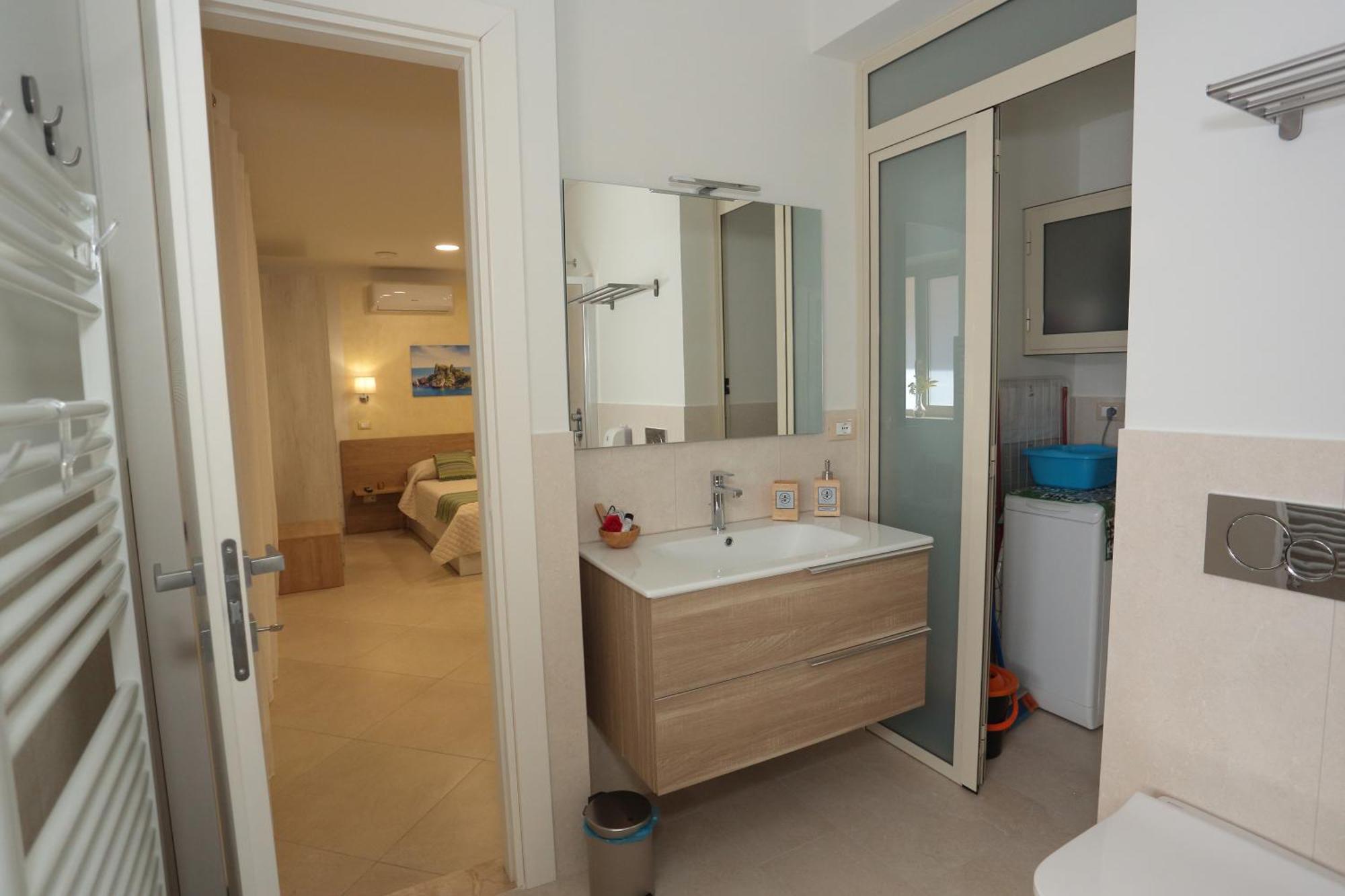 Theos Holidays Apartments جيارديني ناكسوس المظهر الخارجي الصورة